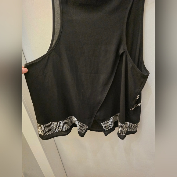 Bebe Women's Black Tank Top Sequin Sleeveless V-Neck Size:L - Picture 3 of 3